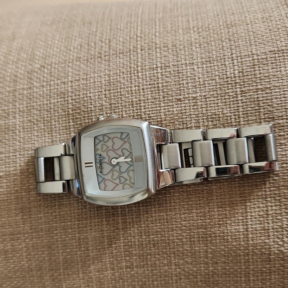 Fossil Big Tic Silver Watch with Heart Design - Picture 3 of 8